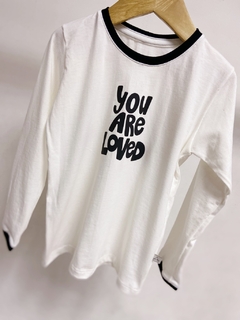 Pronta - Camiseta manga longa off you are loved detalhe friso preto - You Boy Kids