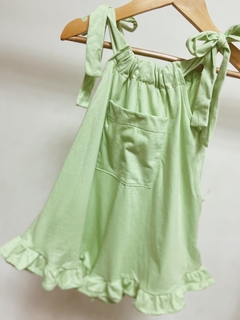 Pronta entrega - Macaquinho com bolso liso basics verde fábula