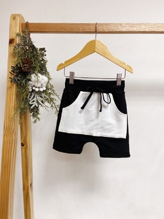 Pronta entrega - Bermuda Saruel kids moletinho preto bolso canguru off - comprar online