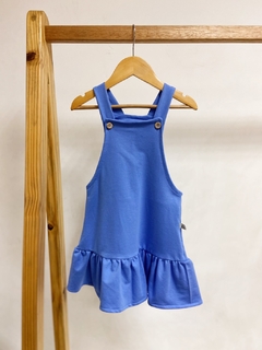 pronta entrega - Salopete kids babado moletinho com botões em madeira natural blue