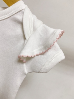 Pronta entrega - Body manga curta off babado picueta tutti-frutti - loja online