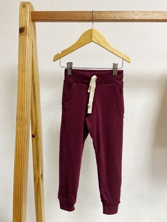 Pronta entrega - Calça jogger kids canelada vinho na internet
