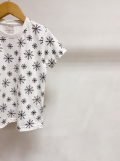 Pronta entrega - Camiseta Kids Manga curta off flocos de neve preto na internet