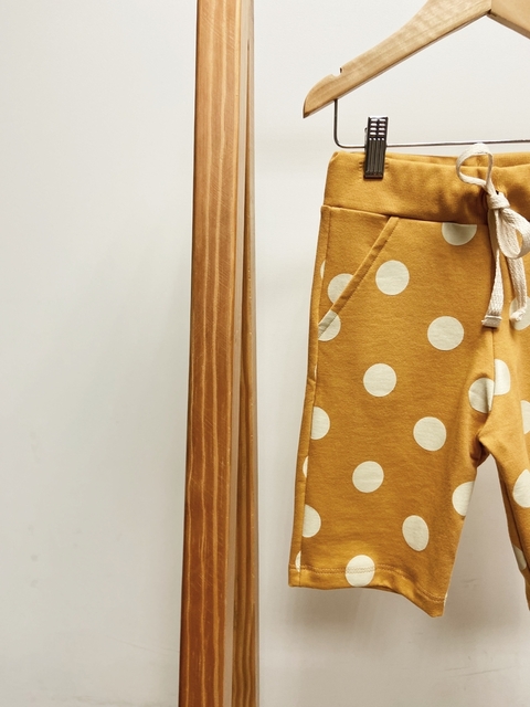 Pronta entrega - Bermuda Jogger kids Ora Bolas mostarda