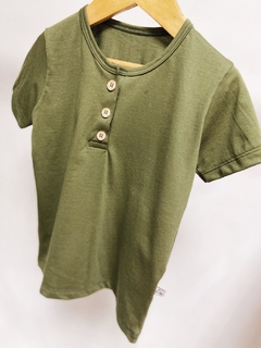 Pronta entrega - Camiseta manga curta kids botões madeira natural verde cactus - You Boy Kids