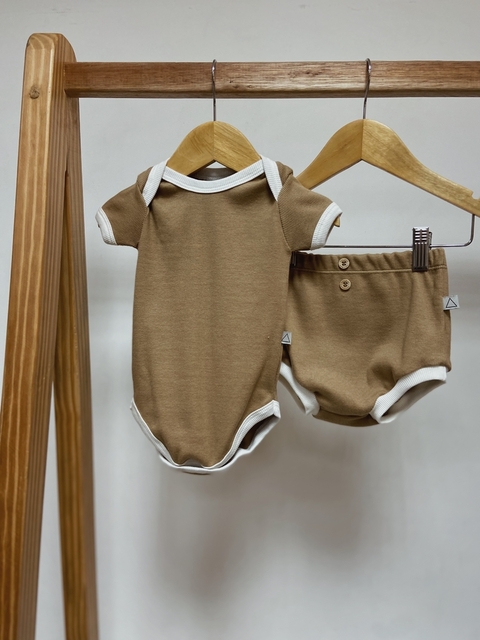 Pronta entrega - Conjunto Retrô canelado Avelã friso off