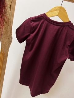 Pronta entrega - Camiseta manga curta lisa vinho - loja online