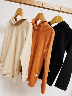 Pronta entrega - Camiseta manga longa com capuz liso basics