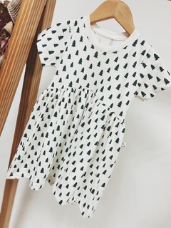 Pronta entrega - Vestido Mullet manga curta estampado off pinheirinhos verde - comprar online