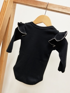 Imagem do Pronta Entrega - Body manga longa preto com babado detalhe picueta off