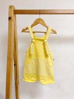 Pronta entrega - jardineira nó kids yellow detalhes estampado Stripes - comprar online