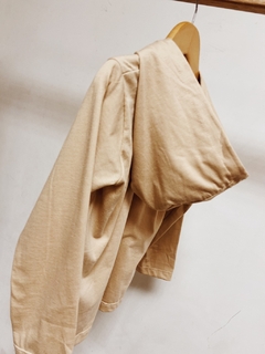 Pronta entrega - Camiseta manga longa com capuz liso basics - loja online