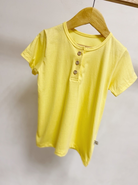 Pronta entrega - Camiseta manga curta kids botões madeira natural