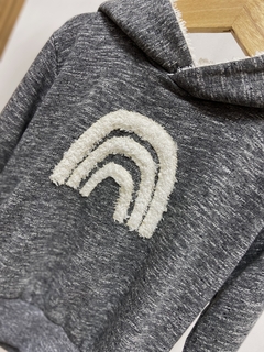 Pronta entrega - Casaco tradicional com capuz pelinho estampa RAINBOW pelinhos na internet