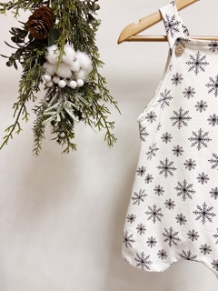 Pronta entrega - jardineira moletinho baby off flocos de neve preto - comprar online