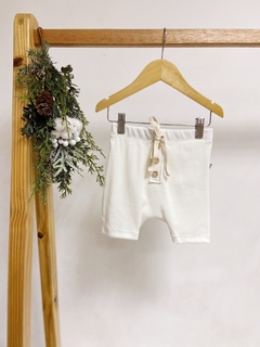 Pronta entrega - Bermuda Saruel botões kids canelado off - comprar online