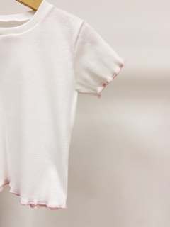 Pronta entrega - Blusinha cropped canelado fru-fru tutti-frutti