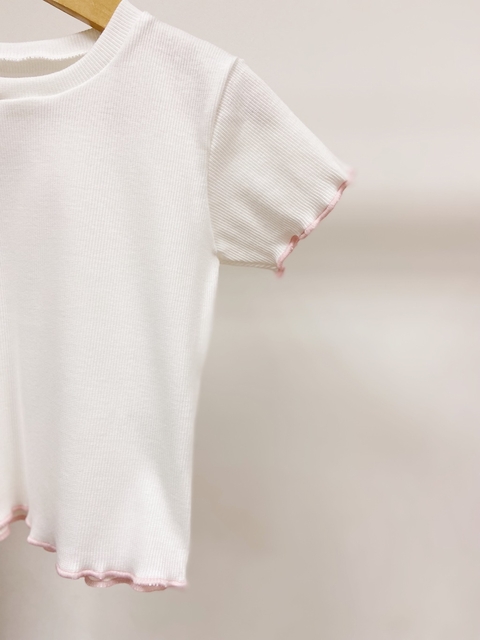 Pronta entrega - Blusinha cropped canelado fru-fru tutti-frutti