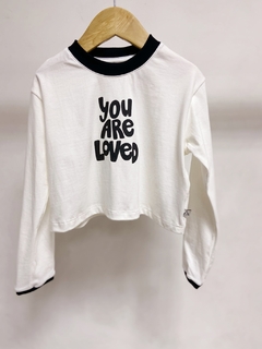 Pronta entrega - Cropped manga longa over off you are loved detalhe friso preto