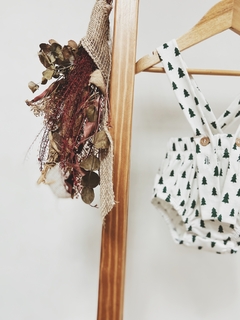 pronta entrega - Romper alça com botões estampado off pinheirinhos verde na internet