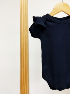PRONTA ENTREGA - Body manga curta com babado liso basics Preto - comprar online