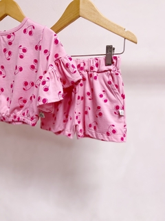 Pronta entrega - Conjunto cropped manga babado botão pérola + shorts bolso lateral cherry - comprar online