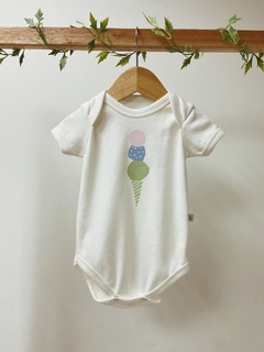 Pronta entrega - Body manga curta off sorvete three colors casquinha verde fabula - loja online