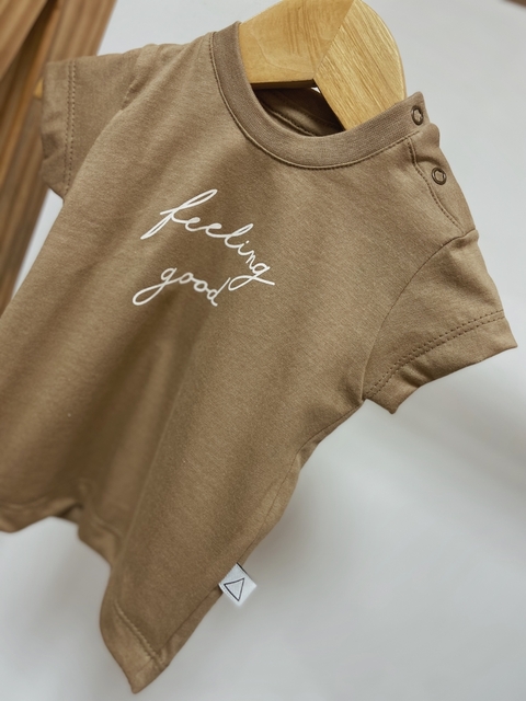 Pronta Entrega - Camiseta baby manga curta avelã FEELING GOOD