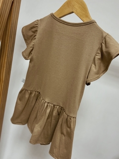 Pronta entrega - Bata babado liso basics avelã - loja online