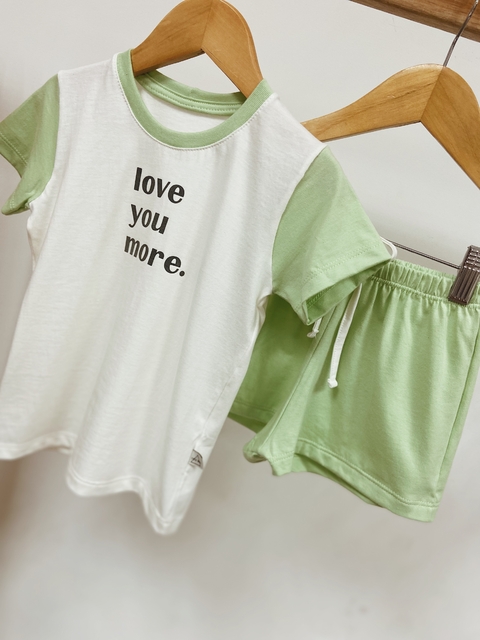 Pronta Entrega - Pijaminha curto verde fábula brilha no escuro