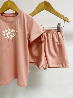 Pronta Entrega - Pijaminha curto gloss ovelhinha corações brilha no escuro na internet