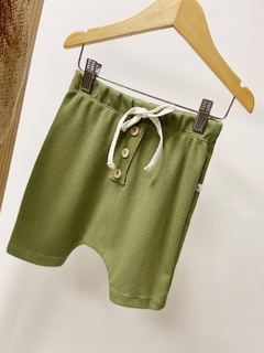 Pronta entrega - Bermuda saruel kids com botões block oliva