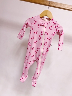 Pronta entrega - Macacão baby zíper canelado com pezinho cherry - loja online