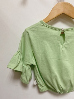 Pronta entrega - Cropped manga curta babado botão pérola verde fábula na internet