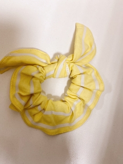 pronta entrega - scrunchie yellow stripes - comprar online