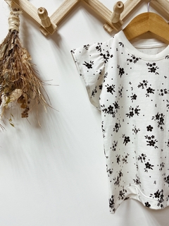 Pronta entrega - Blusa Kids manga babado off floral na internet