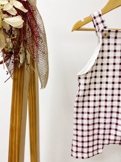 Pronta entrega - Jardineira kids Botões em madeira natural estampada off xadrez vinho - You Boy Kids