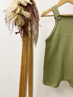 Pronta entrega - Jardineira curta kids block oliva - loja online