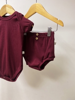 Pronta entrega - Conjunto Body manga curta + bloomer botões punho vinho - comprar online