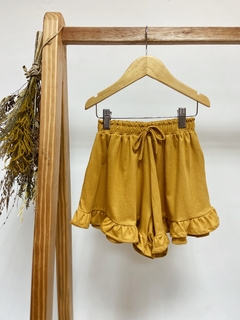 Pronta Entrega - Shorts babado liso basics mostarda na internet