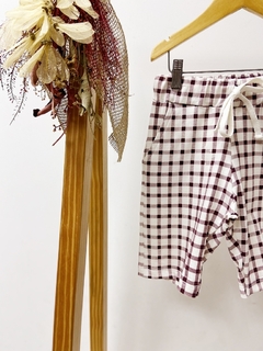 Pronta entrega - Bermuda Jogger kids Estampado off xadrez vinho - comprar online