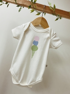 Pronta entrega - Body manga curta off sorvete three colors casquinha verde fabula - You Boy Kids