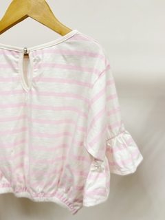 Pronta entrega - Cropped manga curta babado botão pérola listrado rosa claro na internet