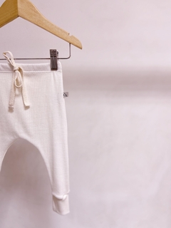 Pronta entrega - calça baby harem canelado off - comprar online