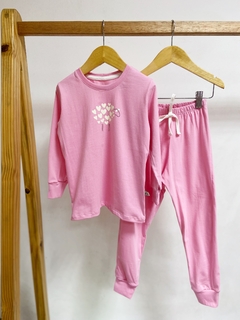 Pronta Entrega - Pijaminha longo tutti-frutti ovelhinha corações brilha no escuro na internet