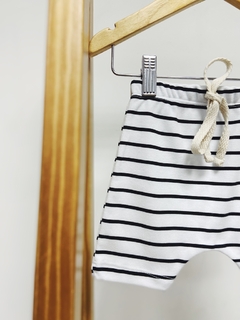 Pronta entrega - Bermuda baby listras