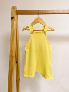 Pronta entrega - Jardineira curta kids block lisa yellow - loja online