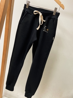 Pronta entrega - Conjunto moletom oversized + calça jogger peluciado medio preto you are my sunshine - comprar online