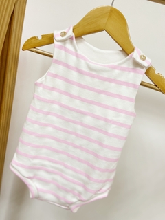 Pronta entrega - Macacão regata curto com botão em madeira estampado listrado rosa claro na internet