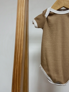 Pronta entrega - Conjunto Retrô canelado Avelã friso off